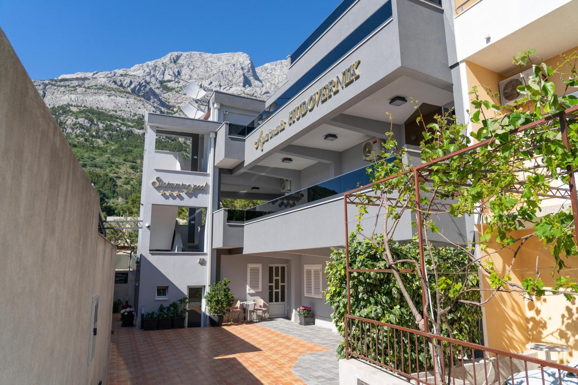 Apartments Hudovernik Baška Voda Exterior foto